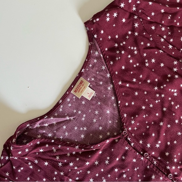 Mossimo Red and White Star Button Down with Tie Front Detail - Picture 4 of 6